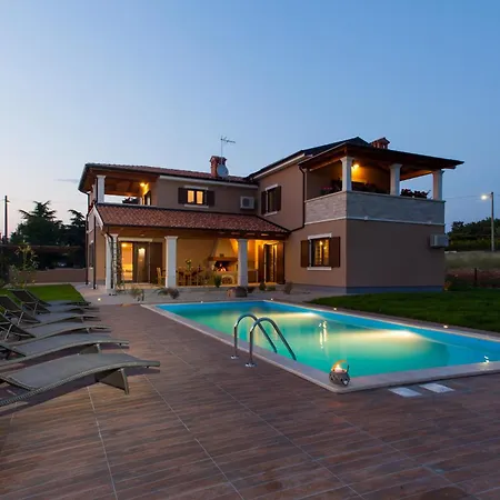 Villa Roza In Istria With Whirlpool And Playground For Kids - Pet Friendly *