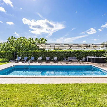 Roza In Istria With Whirlpool And Playground For Kids - Pet Friendly Villa Tinjan