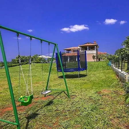 Villa Roza In Istria With Whirlpool And Playground For Kids - Pet Friendly Tinjan