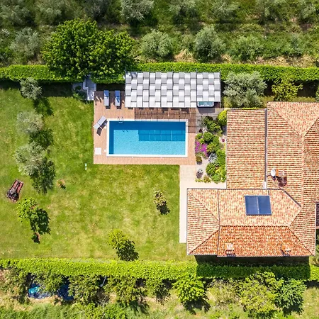 Roza In Istria With Whirlpool And Playground For Kids - Pet Friendly Tinjan